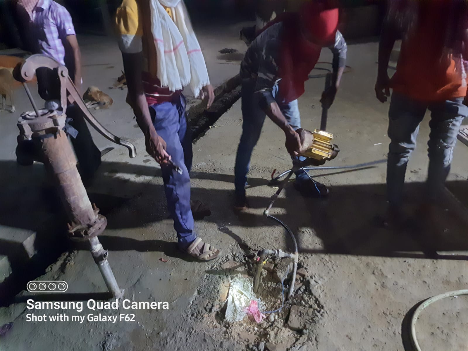 नेपाल विद्युत् प्राधिकरण मौलापुर वितरण केन्द्र द्वारा २३ जना विद्युत चाेर पक्राउ