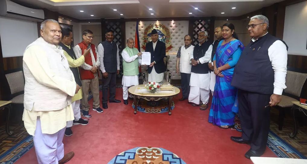 लोसपाले प्रधानमन्त्री देउवालाई बुझायो ११ बुँदे ज्ञापनपत्र