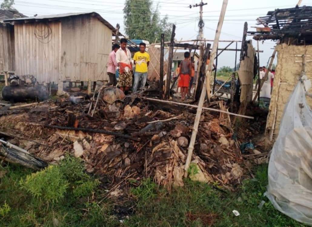 ग्यारेजमा आगलागी हुँदा १० लाख मूल्य बराबरको क्षति