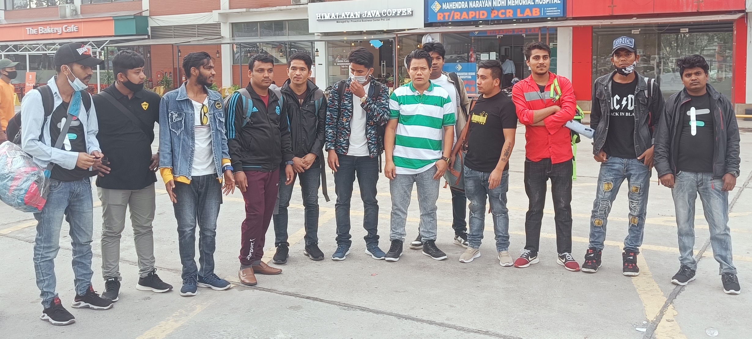 साउदीमा नेपालीको बेहाल : ऋण खोजेर कमाउन गएकाहरु रित्तो हात फर्किए