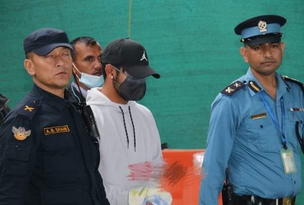 बिमानस्थलबाट सन्दीप लामिछाने पक्राउ, हतकडी नलगाउन आग्रह प्रहरीले मानेन