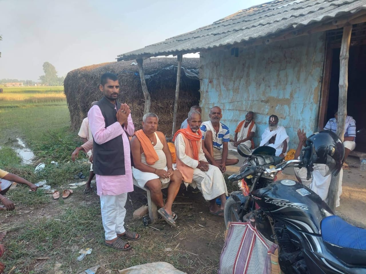 रिक्शा छापबाट स्वतन्त्र उम्मेदवारी दिएका नेता संजय यादबप्रति जनताको झुकाव बढदै