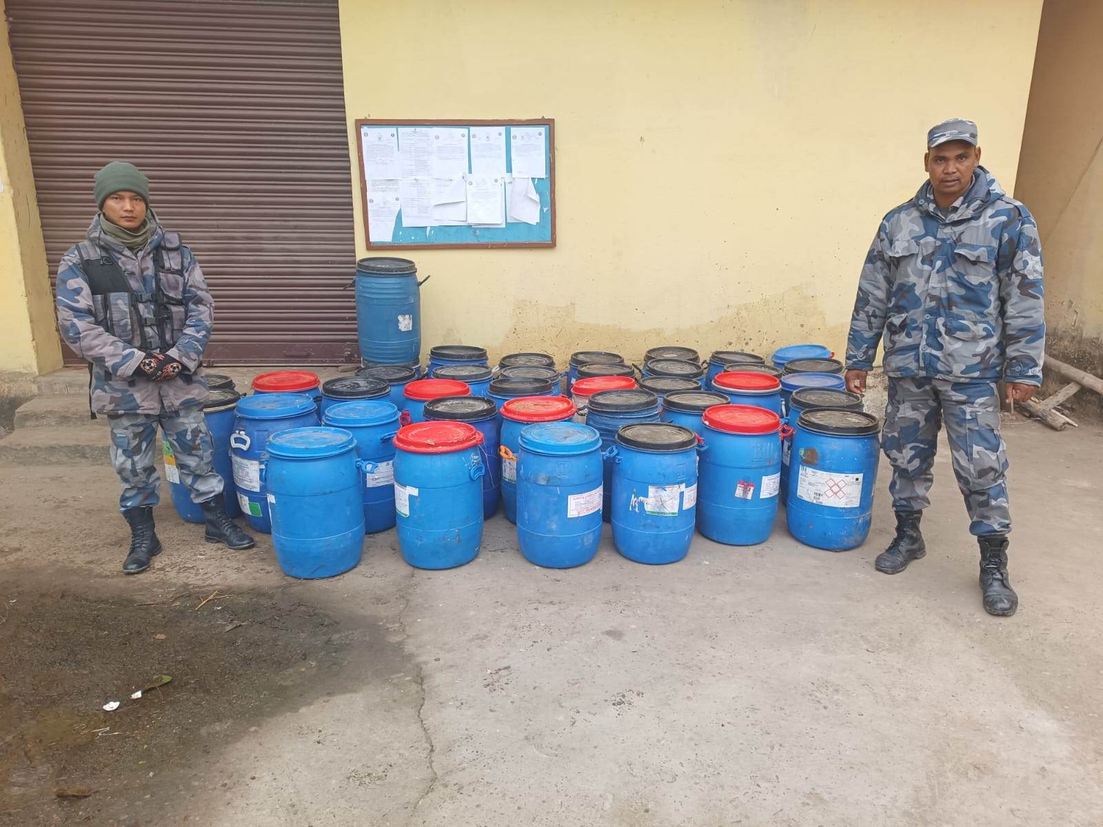 रौतहटमा सशस्त्र प्रहरीद्वारा लाखौँको कच्चा घिउ बरामद