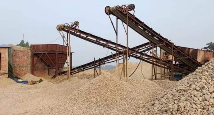 अवैध रुपले संन्चालनमा रहेका क्रसर बन्द गर्न जिल्ला प्रशासन कार्यालय रौतहटको अनुरोध