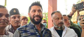 जिल्ला प्रशासन कार्यालय पुगे रवि लामिछाने