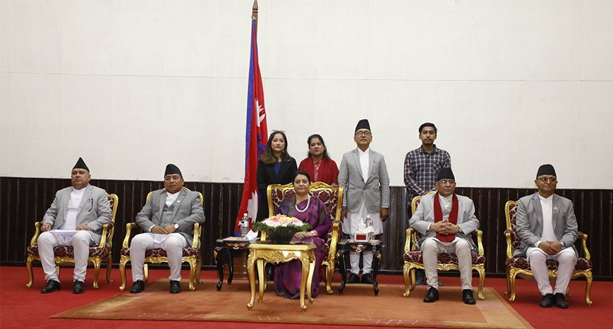 राप्रपाका मन्त्रीहरु पुजा गर्न पुगे पशुपतिनाथ मन्दिर