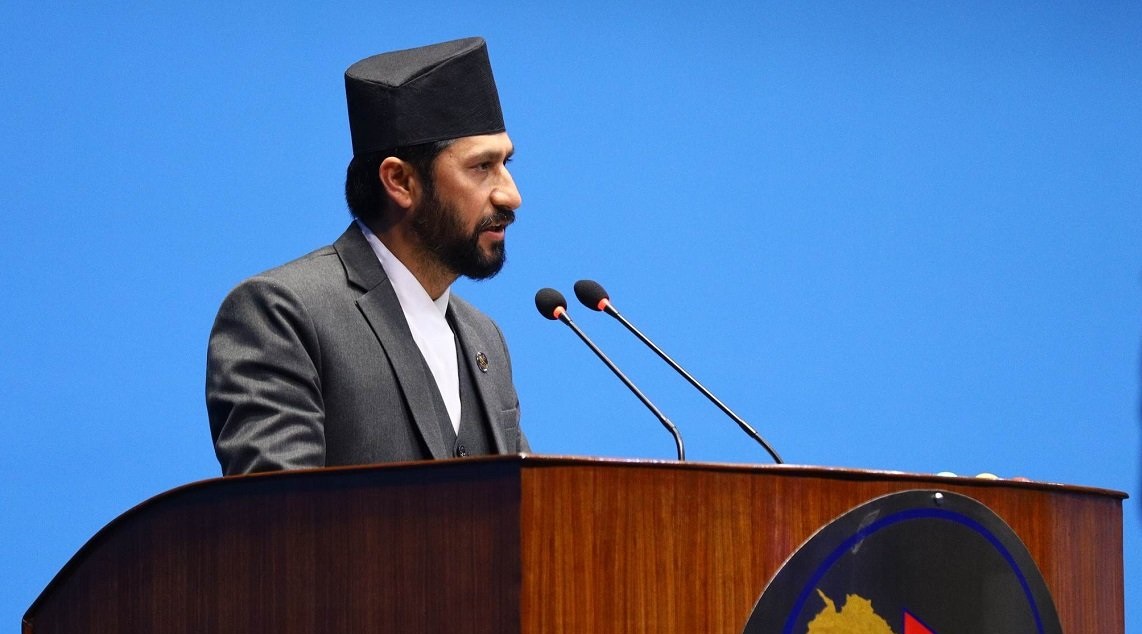 हत्या आरोपित सांसदलाई पक्राउ गरिने बताए : गृहमन्त्री लामिछाने