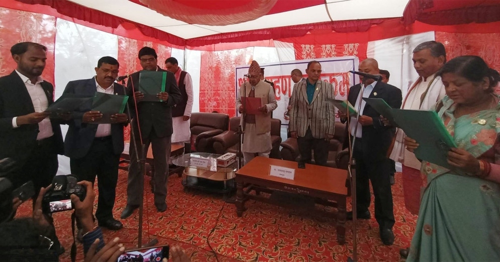 मधेस प्रदेश सरकारका नवनियुक्त ६ मन्त्री र ३ राज्यमन्त्रीले शपथ लिए, माओवादीले गर्यौ बहिस्कार 