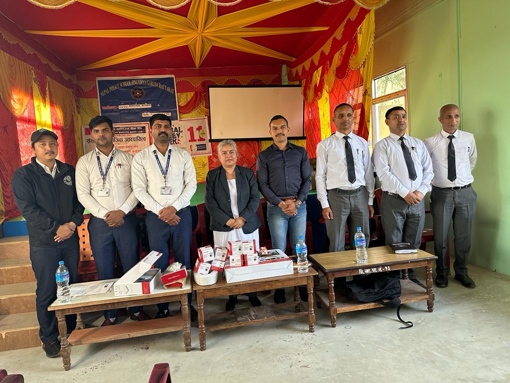 रा.बा बैंक गरुडाले गरे नेपाल पुलिस स्कुललाई आठ थान सिसीटिभी हस्तान्तरण