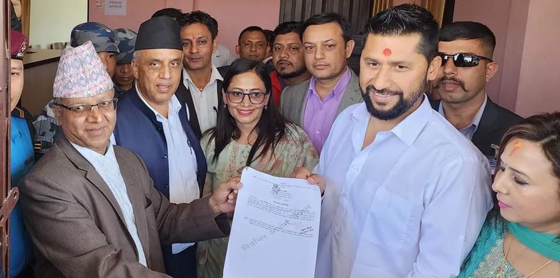 चितवन-२ मा रवि लामिछानेको उम्मेदवारी दर्ता