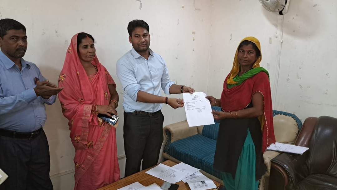 नगरप्रमुख अजय प्रकाश जयसवाल द्वारा भूमिहीन र सुकुम्बासीहरुलाई लालपूर्जाको लागि निस्सा प्रदान कार्य सुरु