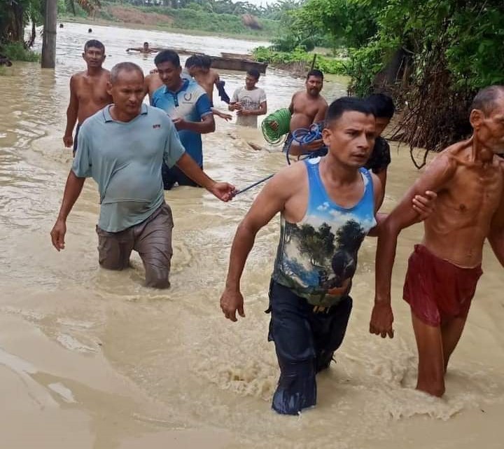 राैतहटमा डुबेकाे ब्यक्तिलाई प्रहरीद्वारा उद्दार