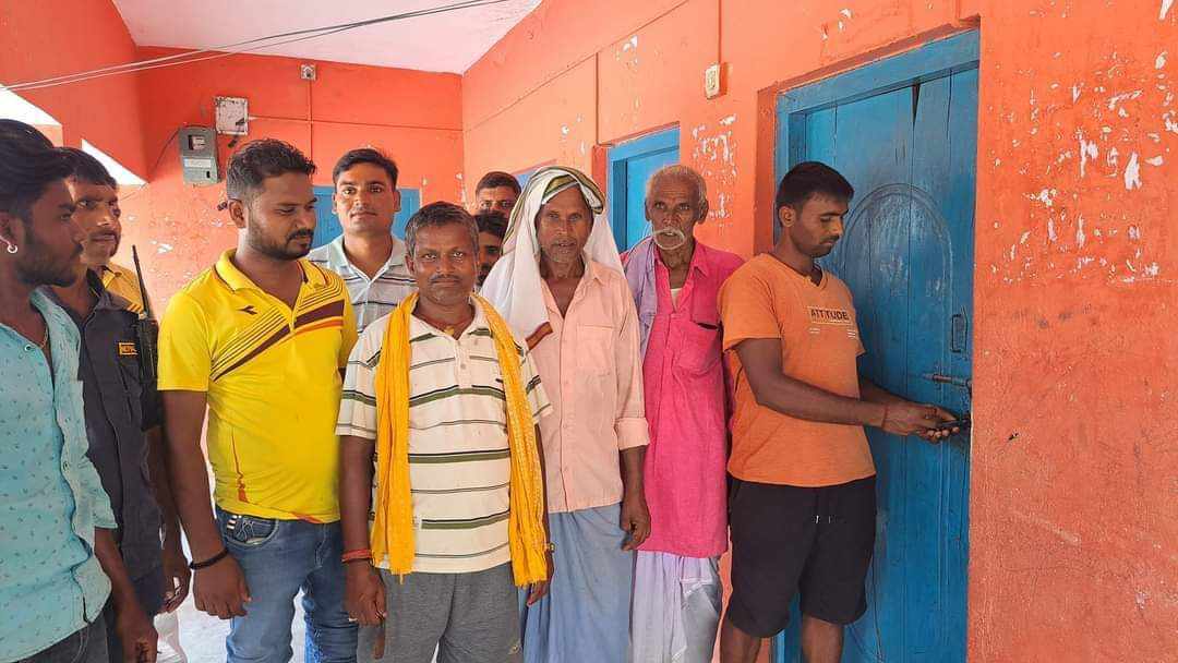 कटहरियाको १ नं वडा कार्यालयमा लगाइएको ताला खुल्यो