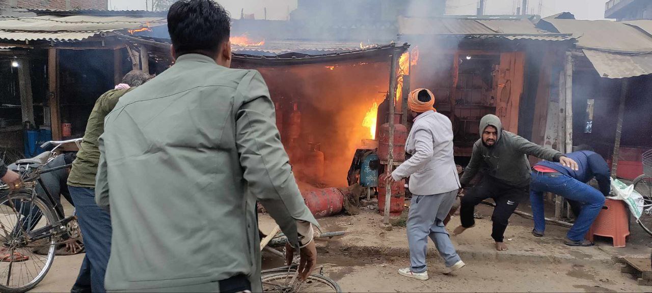 रौतहटको एक ग्यास पसलमा आगलागी हुदा लाखौको क्षती