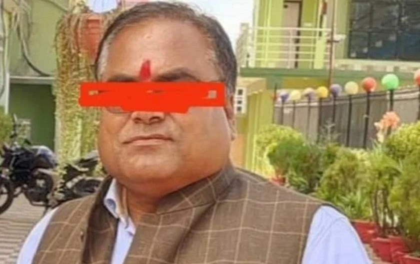 ठगी आरोपमा  प्रधानाध्यापक मधुसूदन कर्ण पक्राउ