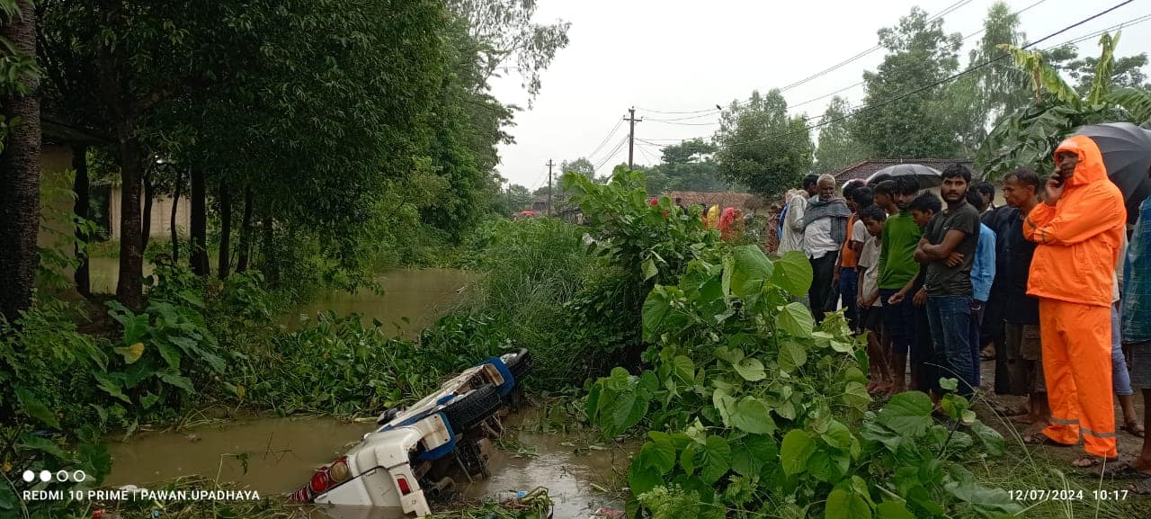 रौतहटको धर्मपुरमा बस पल्टिदा दुई जनाको मृत्यु