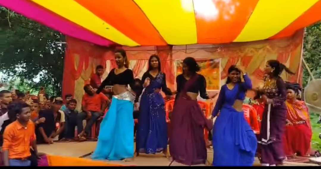 रौतहटमा प्रशासनको आदेशको ठाडो उल्लंघन, ठाउँठाउँमा टिकटकियाहरु नाचेर अश्लीलल्ता फैलाउदै