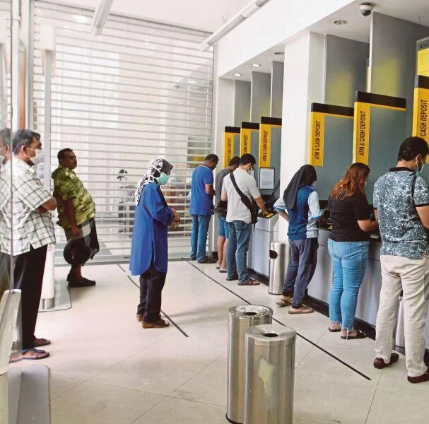 मलेसिया सरकारले बढायो कामदारको तलब