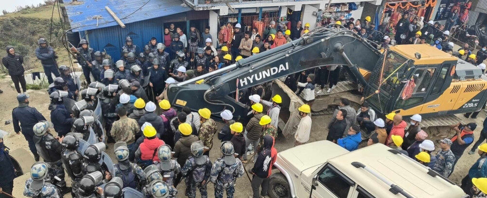 पाथीभरामा केवलकार निर्माण दुई पक्षबीच विवाद हुँदा ढुंगा हानाहान