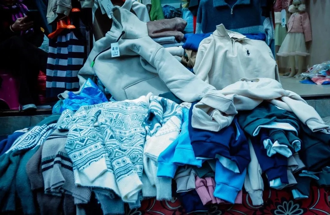 चिसो बढेसंगै रौतहटको बजारमा न्यानो कपडाको ब्यापारमा बृद्धि