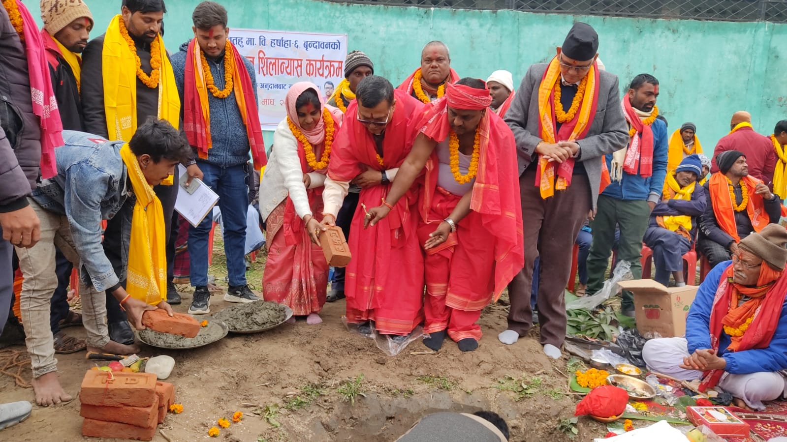 ५ करोडमा बन्ने नयाँ बिधालय भवनको नगर प्रमुख कुर्मि र संविधान सभा सदस्य भट्टराईद्धारा संयुक्त रुपमा शिलान्यास