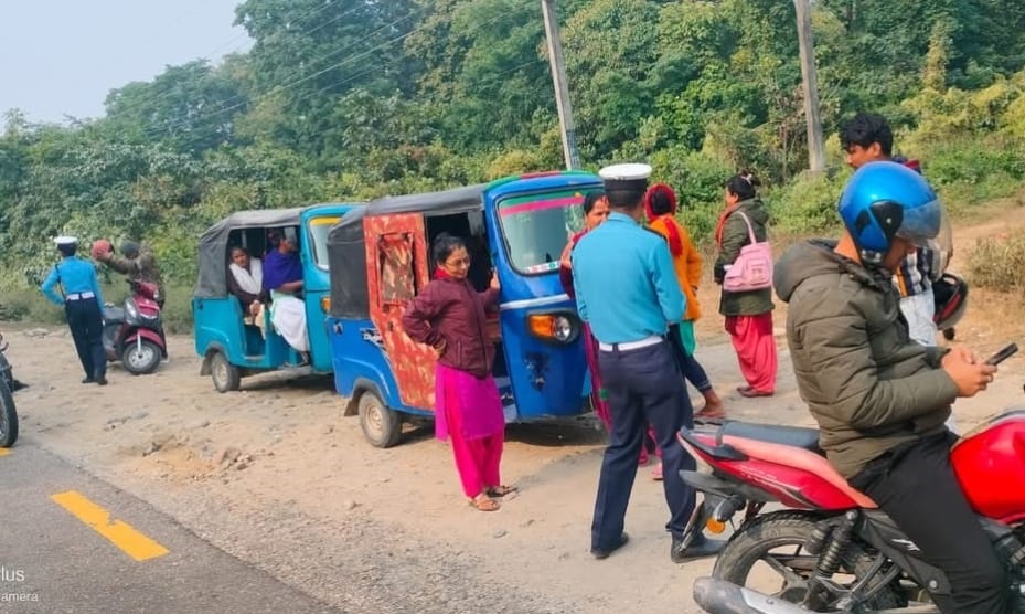 रौतहट ट्राफिक प्रहरी ईन्सपेक्टर अधिकारीको सक्रियता ,१ महिनामै १३ लाख बढी राजश्व संकलन