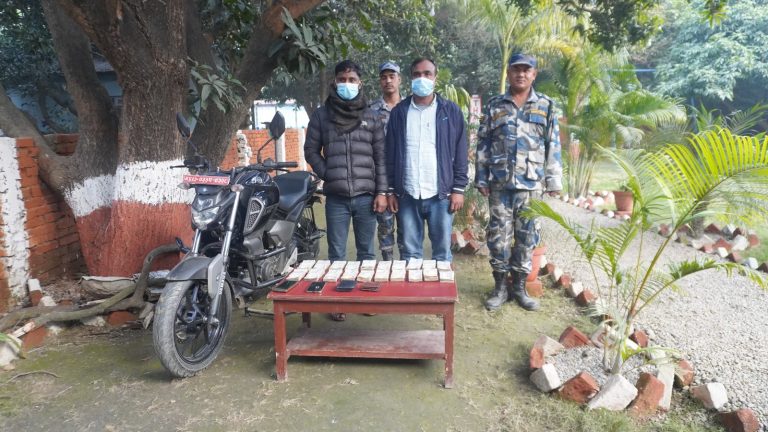 रौतहटमा हुन्डीको १६ लाखसहित दुई जना पक्राउ