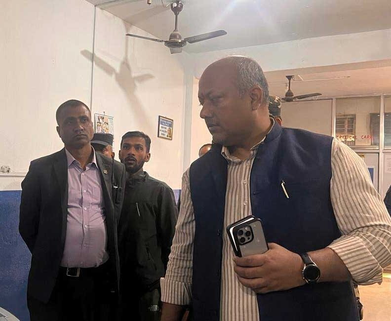 मुख्यमन्त्री चन्द्रपुरको १० वटा हस्पिटल बन्द गर्न निर्देशनपछि गरुडाका अवैध अस्पतालमा त्रास, अस्पतालहरुमा भागमभाग