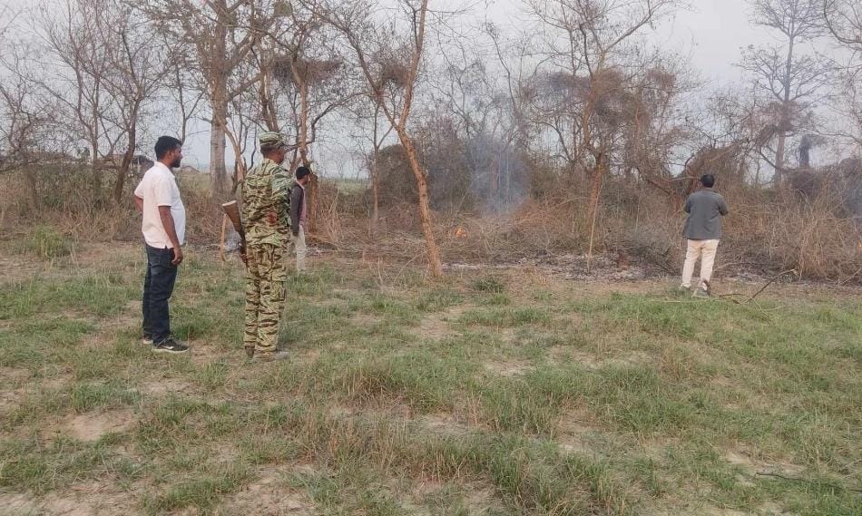 डिभिजन वन कार्यालय रौतहट एक्शनमा ः खयरघारी वन अतिक्रमण गर्ने एक जना पक्राउ