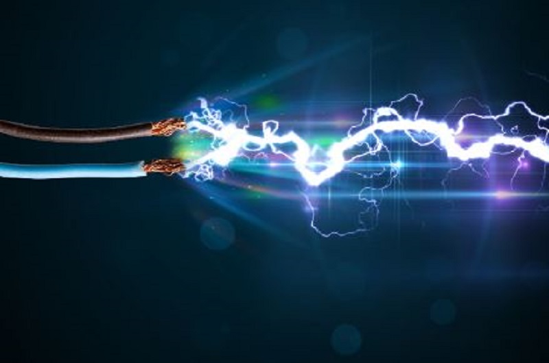 ताप्लेजुङमा जीपमा करेन्ट लागेर आगलागी हुँदा चार जनाको ज्यान गयो