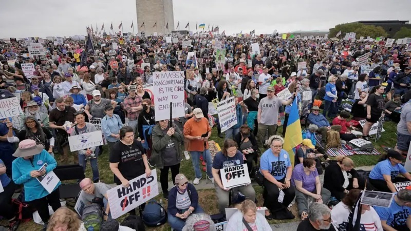 अमेरिकामा राष्ट्रपति ट्रम्पविरुद्ध ठूलो प्रदर्शन