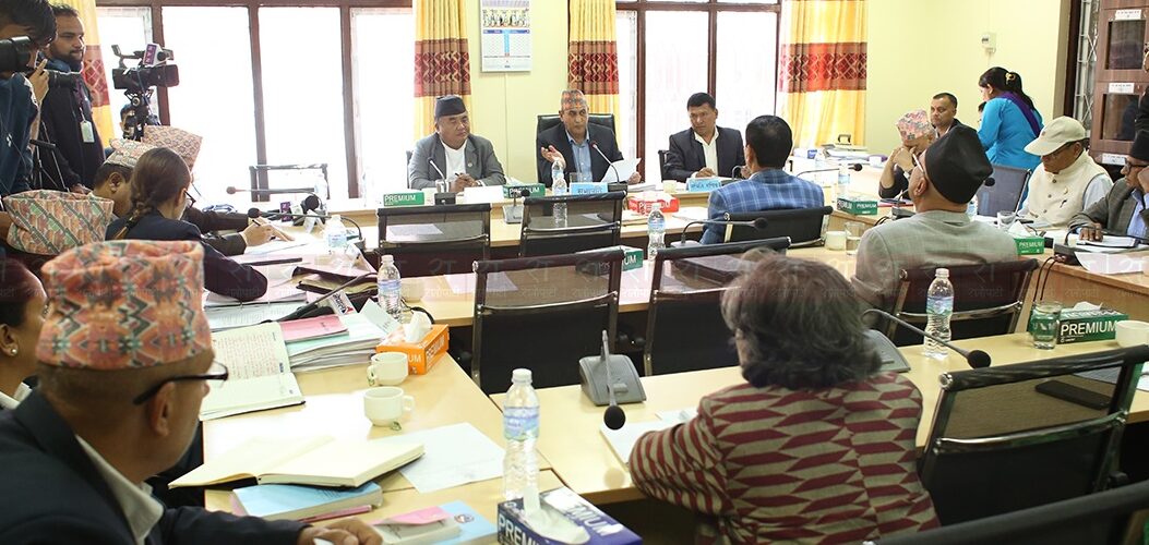 निजामती कर्मचारीलाई दोहोरो सुविधामा लगाम,पेन्सन पाउनेले वृद्धभत्ता नपाउने