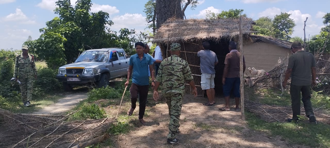 अवैध वन अतिक्रमण नियन्त्रण गर्न डिभिजन वन कार्यालयको सक्रियता, अतिक्रमण हटाउंदै कारबाही प्रक्रिया अघि बढाइयो