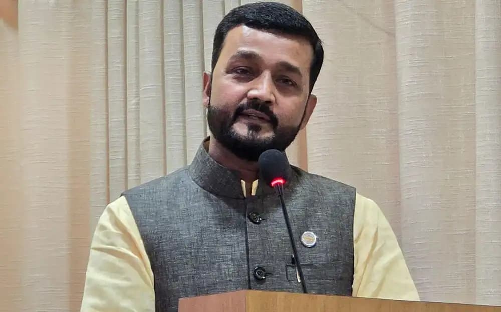 खानेपानी क्षेत्रमा देखिने र अनुभूति हुने काम भइरहेको छ : मन्त्री यादव