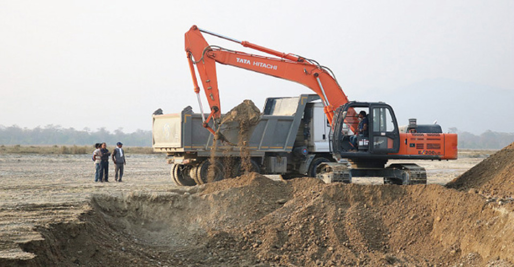 रौतहट- सर्लाहीको बागमती नदीमा अवैध क्रसर माफियाको आतंक, सम्बन्धित निकाय मौन