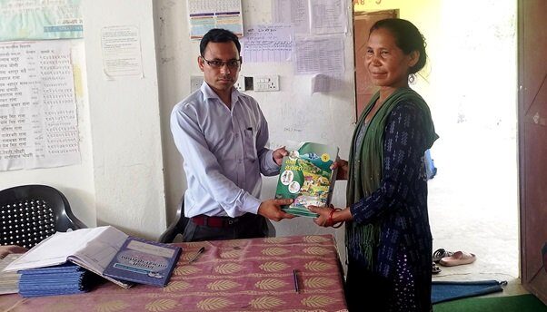 ५२ वर्षको उमेरमा विद्यालय भर्ना भएर कक्षा १ मा पढ्दै वडासदस्य