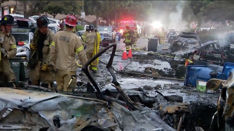 अमेरिकामा सान डिएगोको आवासीय क्षेत्रमा विमान खस्दा एक सय जनाको ज्यान गएको आशङ्का