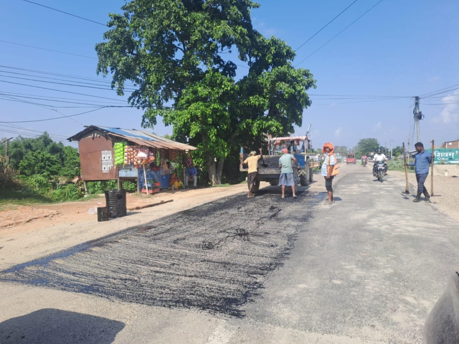 चन्द्रनिगाहपुर–जयनगर सडक मर्मतमा गुणस्तरहीनता : २० लाखको बजेट खर्च, मापदण्ड विपरीत कार्य