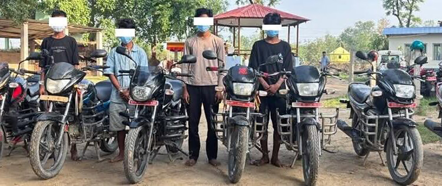 चोरीएका ८ वटा मोटरसाइकलसहित ४ जना पक्राउ