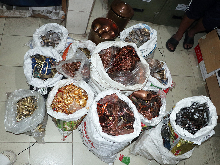 तामाका तार र महँगा भाँडा चोर्ने ४ जना पोखराबाट पक्राउ