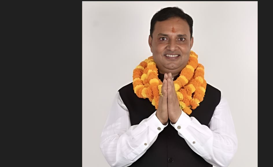 एमालेका दीपेन्द्र ठाकुर निलम्बन