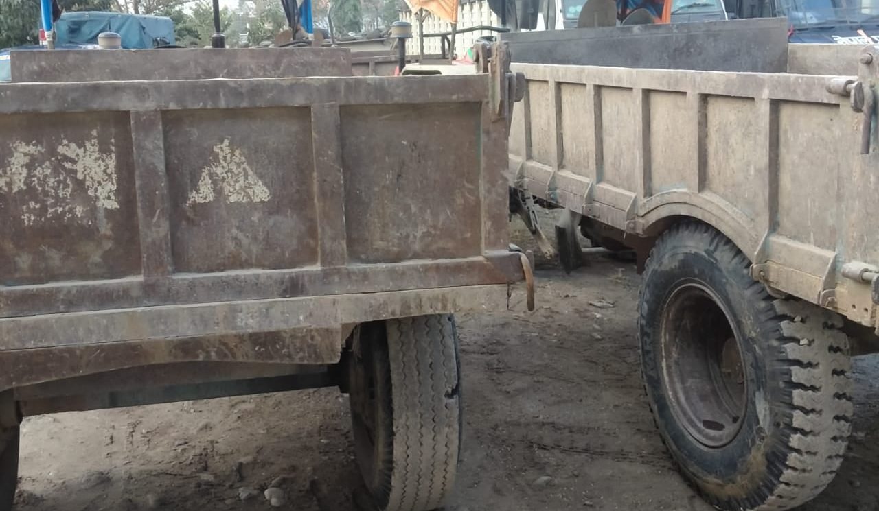 अवैध गिट्टी–बालुवा उत्खनन्, दुई ट्याक्टर नियन्त्रणमा