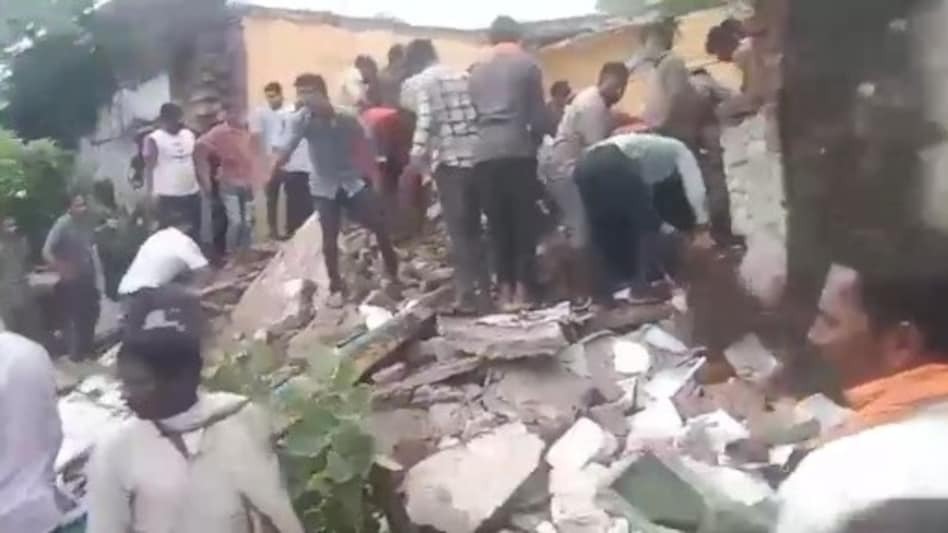 सरकारी विद्यालय भवन भत्किँदा ७ बालबालिकाको मृत्यु