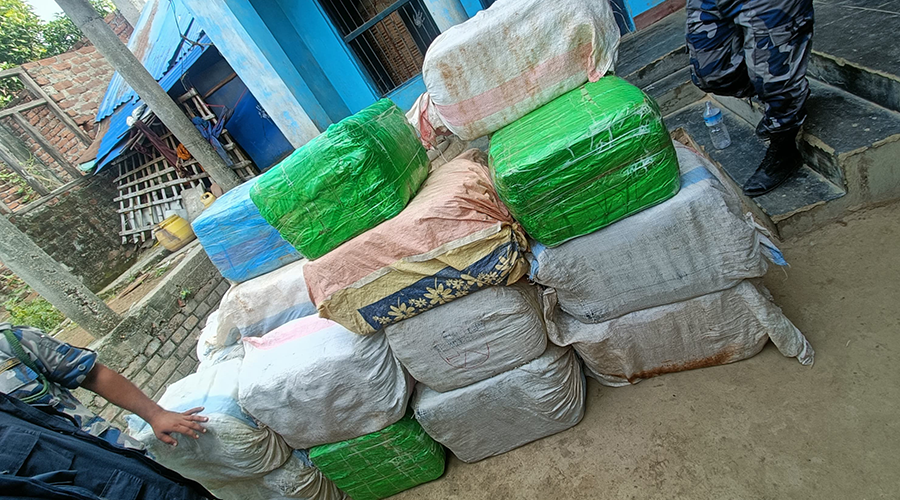 सिरहाबाट ७१७ किलो लागुऔषध गाँजा बरामद