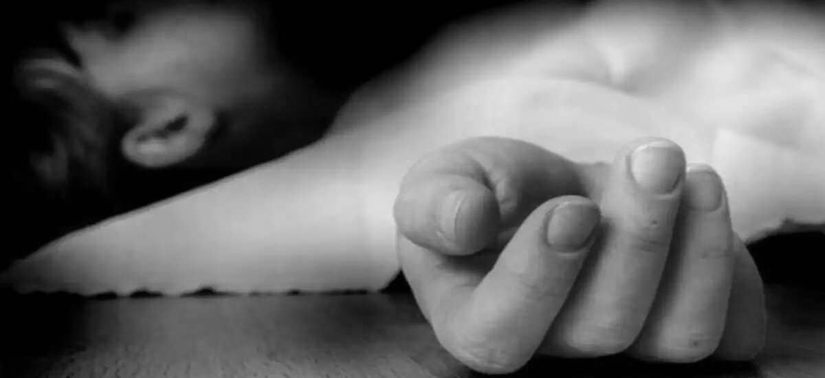 सप्तरीमा फलामको गेटले थिचेर बालकको मृत्यु