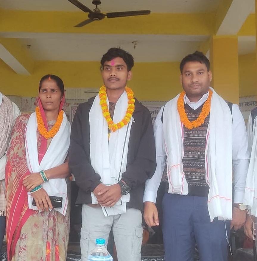 नगर प्रमुख अजय प्रकाशद्धारा एमबिबिएस अध्यनको लागी एक छात्रलाई ३ लाख सहयोग,स्थानियबासिद्धारा चौतर्फी प्रशंसा