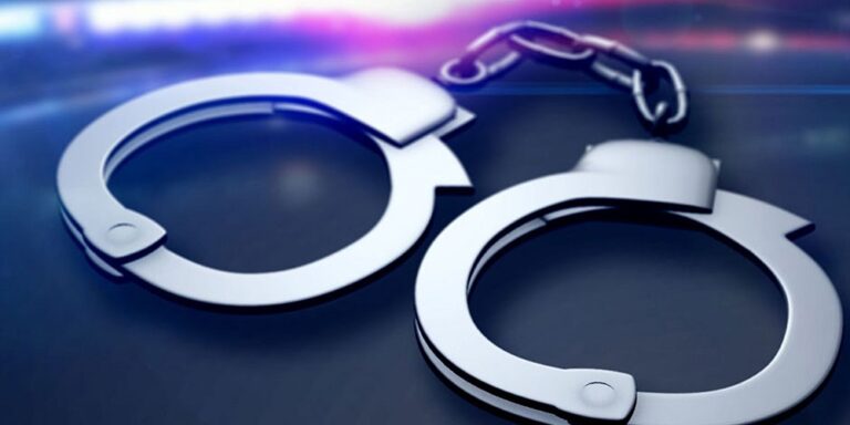 तोडफोड गर्ने र यात्रुलाई कुट्ने दुईजना पक्राउ