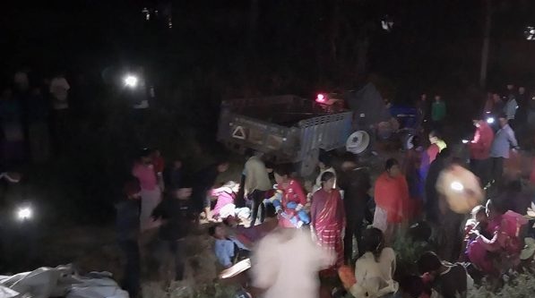 ट्याक्टर दुर्घटना हुँदा १३ जना घाइते