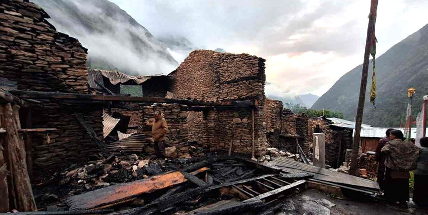 उत्तरी गोरखामा आगलागी हुँदा, ७ घर जलेर नष्ट