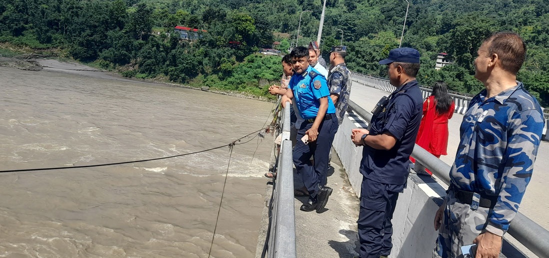 सप्तकोसी नदीमा डुबेर एक किशोरी बेपत्ता, एक   पुरुषको मृत्यु